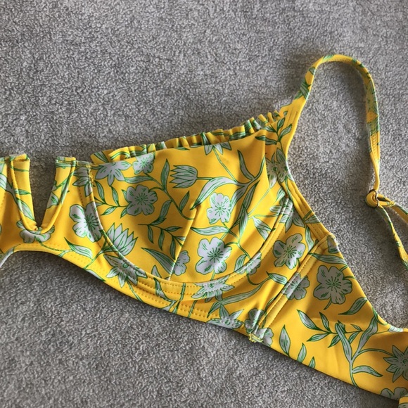 Yellow floral bikini - Picture 2 of 2